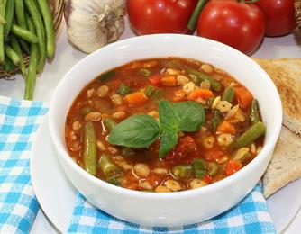 وصفات لشوربة المينسترون وشوربة الذرة